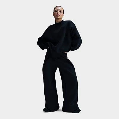 Nike Women's Oversized Tech Fleece Sweatshirt