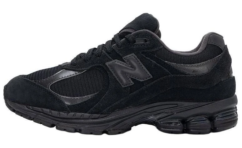Balance 2002r Triple Black Suede - U2002rbl