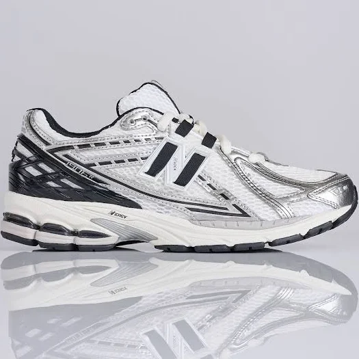 New Balance 1906R Silver/Metallic/Black/Sea Salt US M8