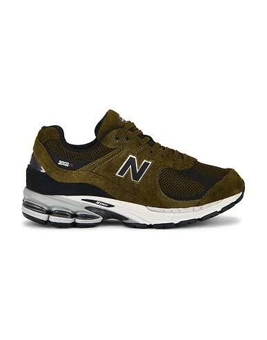 New Balance 2002r Sneaker in Dark Green - size Mens 9/Womens 10.5