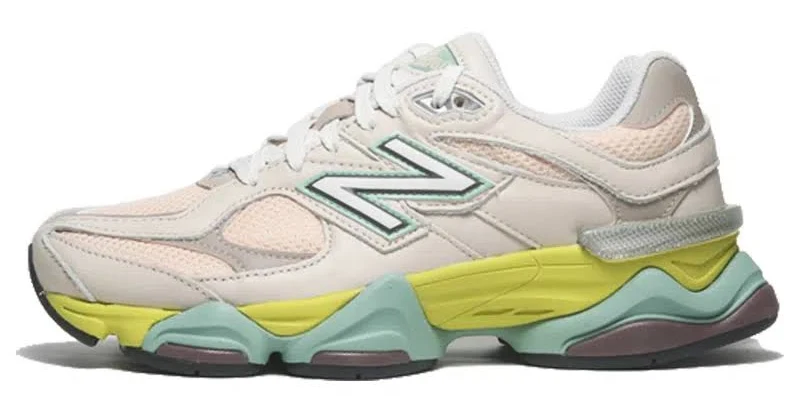 9060 Sneakers In Moonbeam Grey