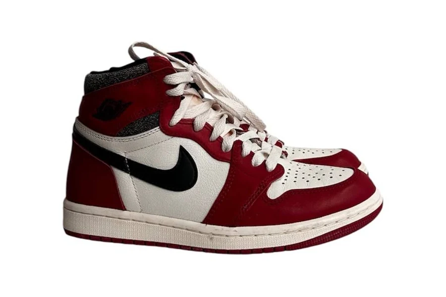 Nike Shoes | Air Jordan 1 Retro High Lost & Found Chicago | Color: Red/White | Size: 7 | Maxopryshko7's Closet