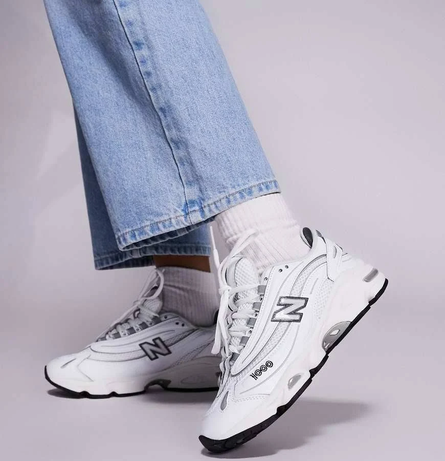 New Balance M1000 unisex sneakers in white