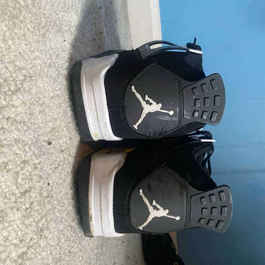 Jordan Four White Thunder