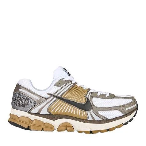 Nike Zoom Vomero 5 Metallic Silver Athletic Men Sneakers - Metallic Pewter Medium Ash & Parachute