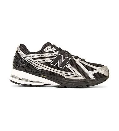 New Balance 1906r Sneakers in Black - size Mens 9/Womens 10.5