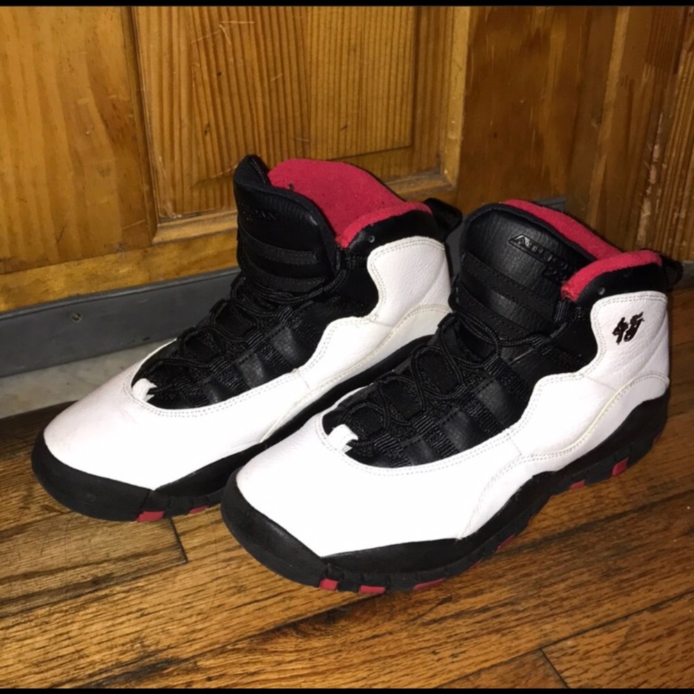 Air Jordan Retro 10 “Chicago”