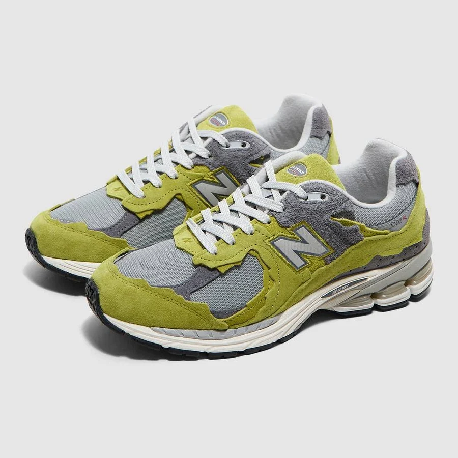 New Balance 2002R Protection Pack Sneaker (Sea Moss / Raincloud - 11)