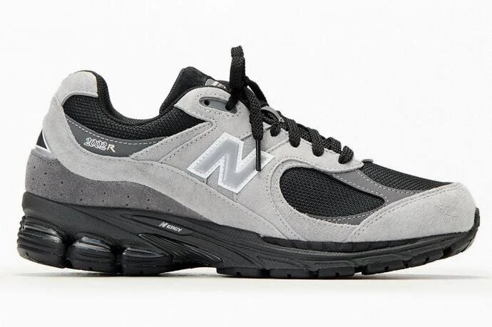 New Balance Grey 2002R Shoes in Gray - Size 6