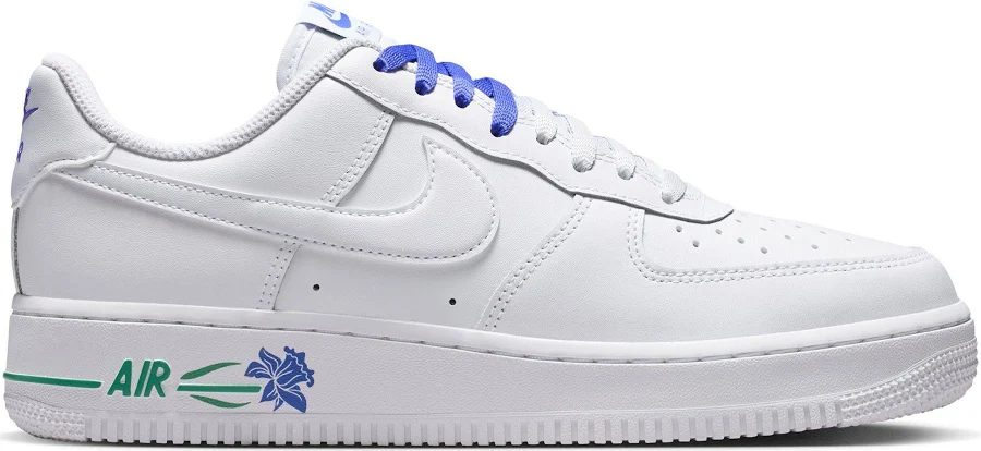 Nike Women's Air Force 1 '07 SE Shoes
