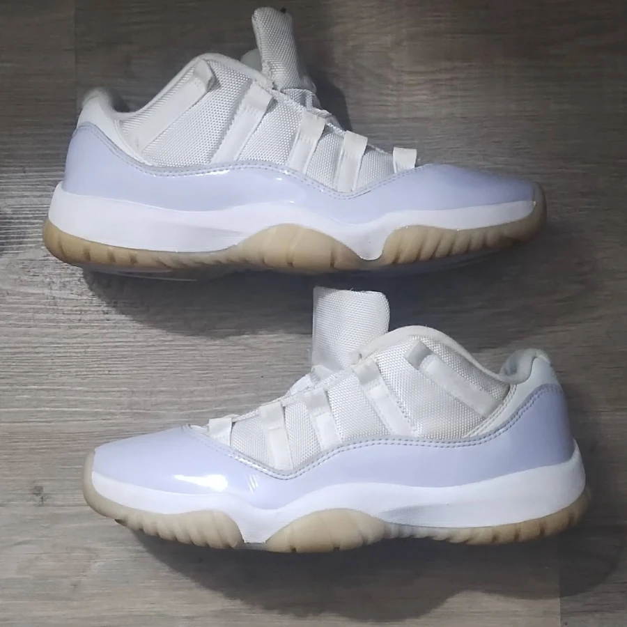 Air Jordan 11 Pure Violet