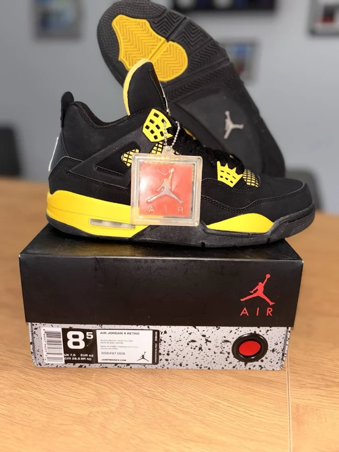Men's Air Jordan 4 Retro "Thunder" 2012