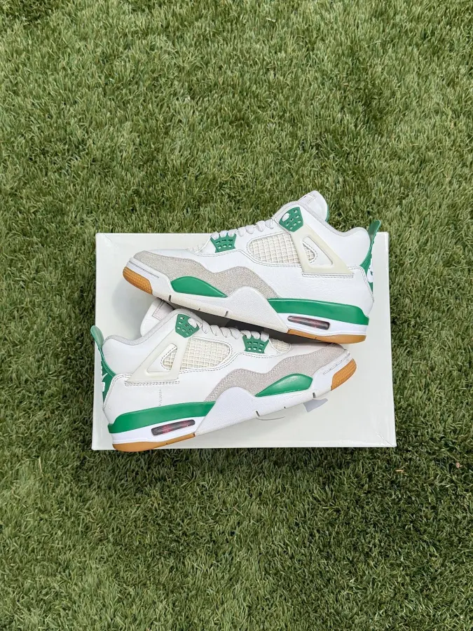Jordan 4 SB ‘Pine Green’