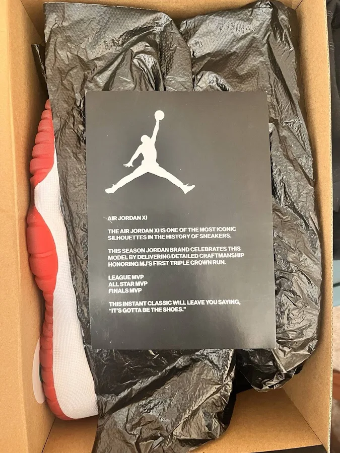 Bred Air Jordan 11 Retro (6.5)