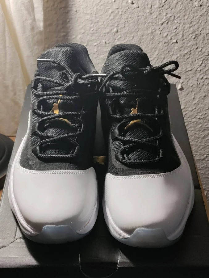 Men's Size 11 Air Jordan 11 Cmft Low Sneakers