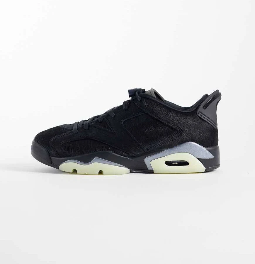 Nike Air Jordan 6 Retro Low sneakers in black pony hair
