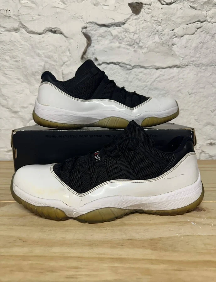 Air Jordan 11 Low 'tuxedo' Men's Size 11.5 Pre-owned Sneakers