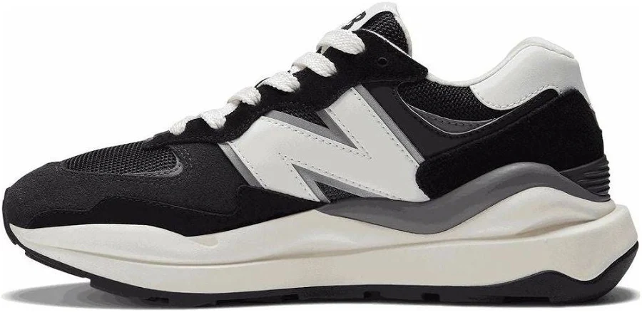 New Balance 57/40 Women Sneaker - Black/white