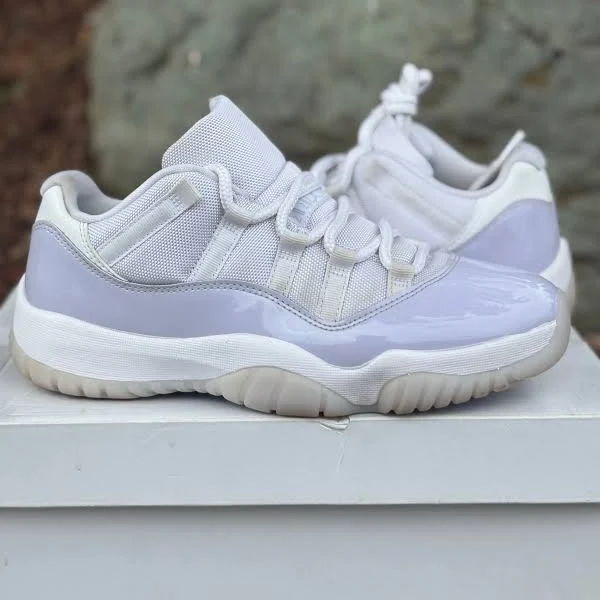 Jordan 11 Size 10w/8.5m Pure Violet1
