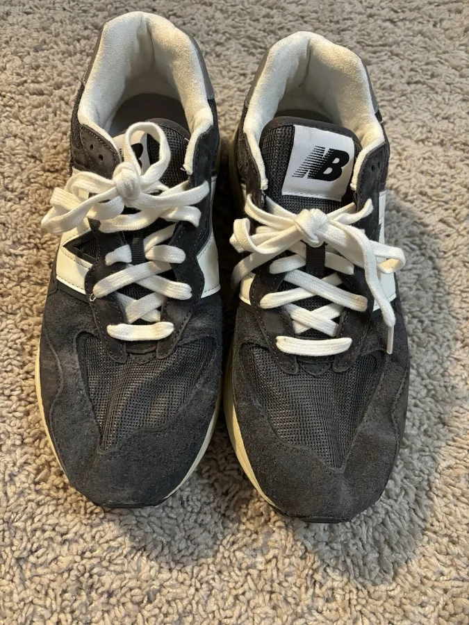 Balance 57/40 Vintage Dark Grey/white