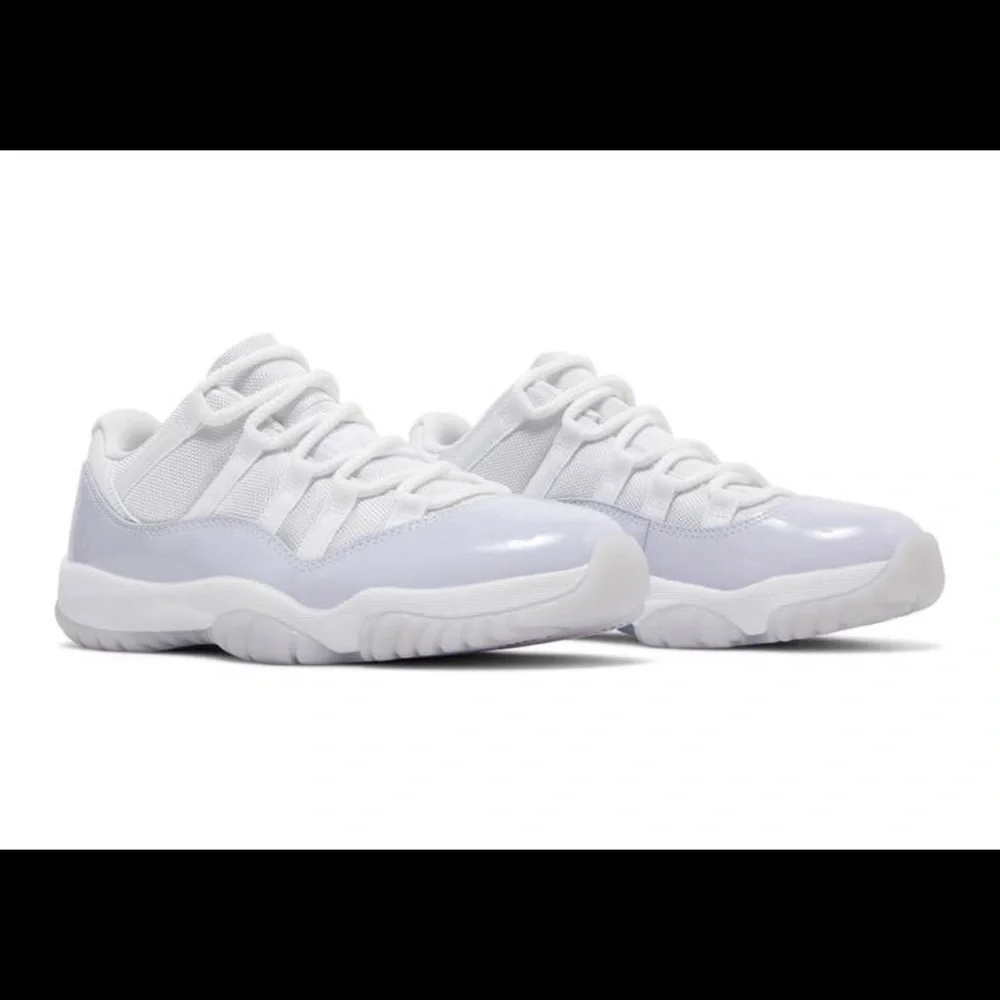 Air Jordan 11 Retro Low 'Pure Violet'