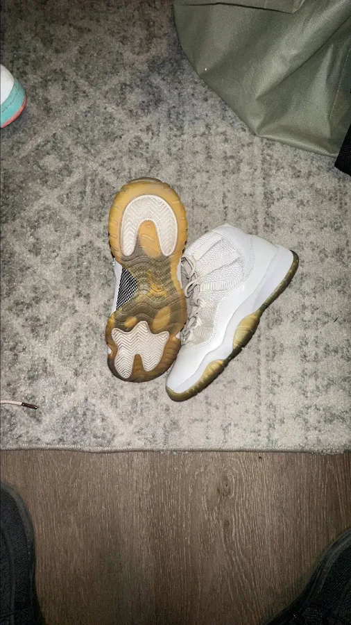 AJ 11 silver 25th anniversary sz 4y1