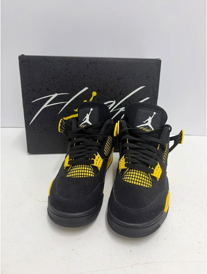 Air Jordan 4 Retro 'Thunder