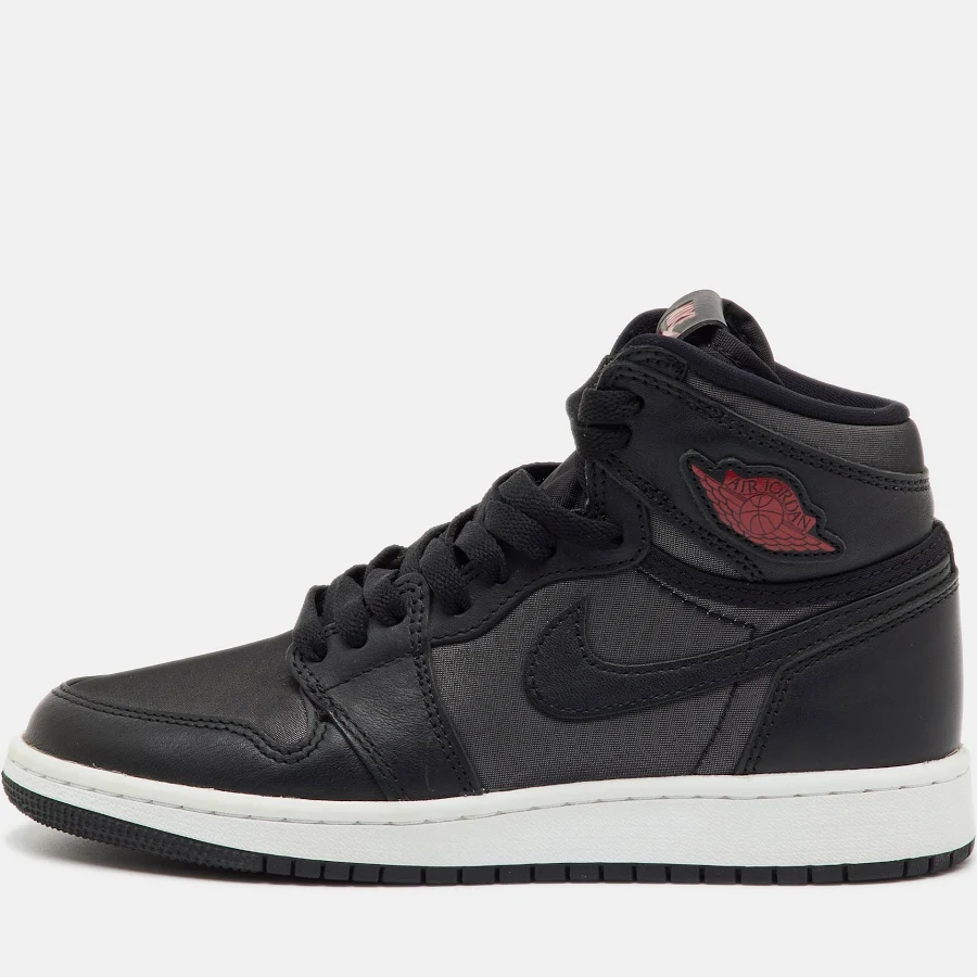 Air Jordans Black Leather and Fabric Jordan 1 Retro High OG GS Sneakers Size 36.5