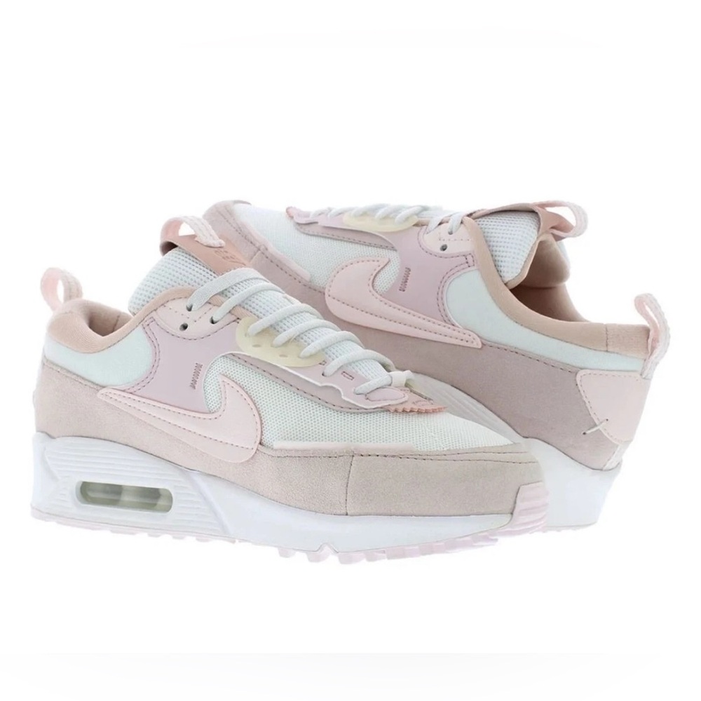 Nike Air Max 90 Futura Barley Rose W in size 10