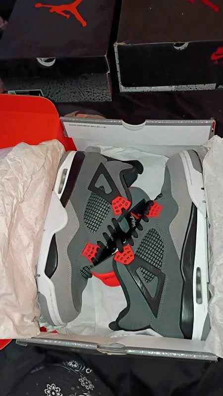Air Jordan 4 infrared1