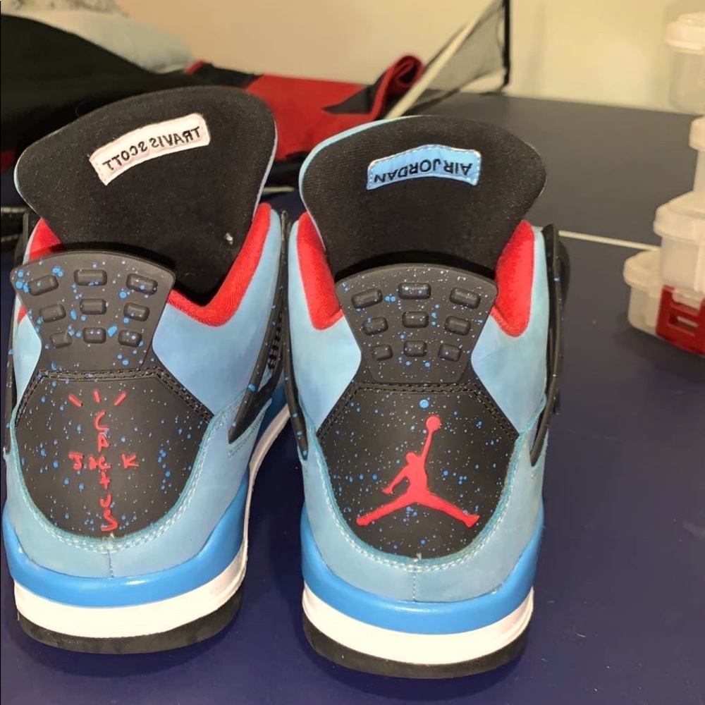 Travis Scott Jordan 4s