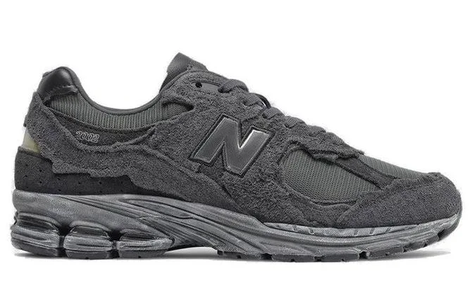 New Balance 2002R Lace-Up Sneakers - US8.5