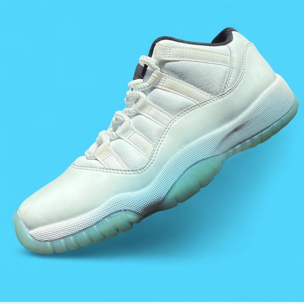 Jordan 11 Retro Low 'Legend Blue'