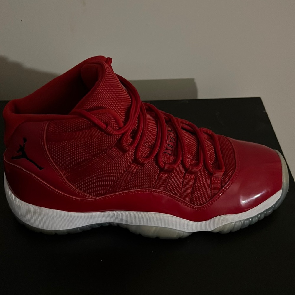 Jordan 11 retro Win Like '96 Red Patent