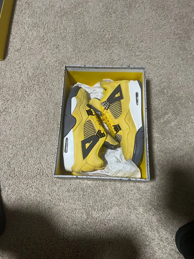 Jordan 4 ‘Lightning’