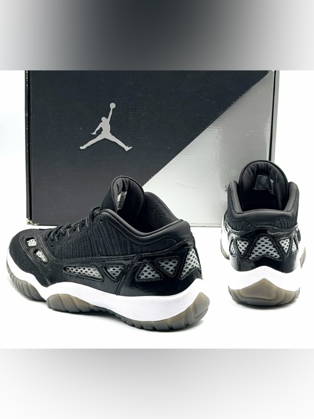 Air Jordan 11 Retro Low IE 'Black White'