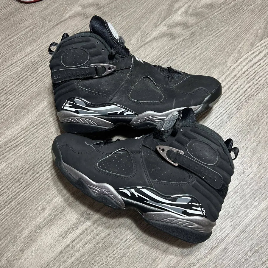 Jordan 8 chrome size 10.5