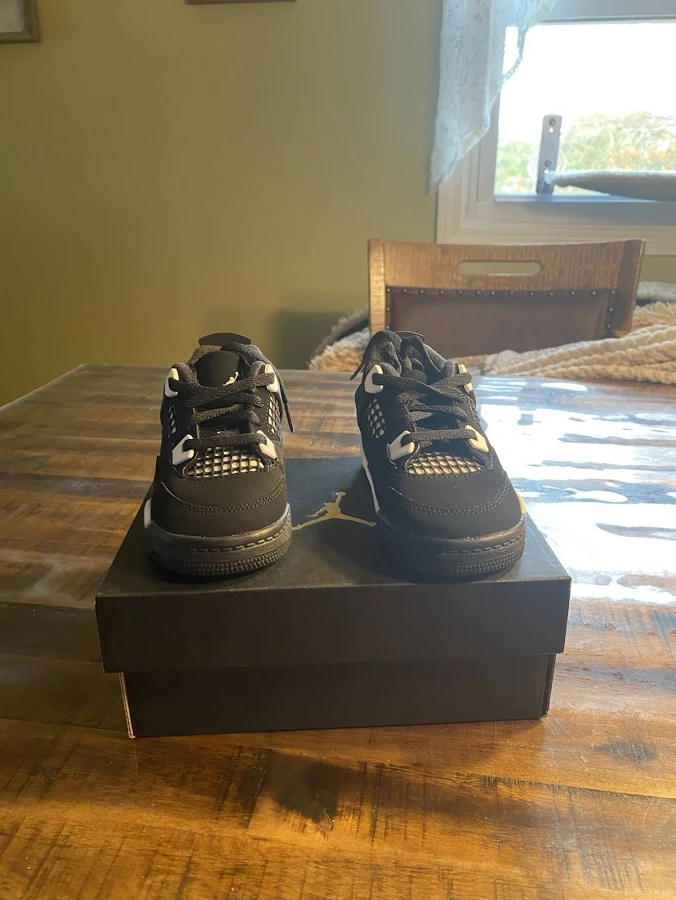 Air Jordan 4 White Thunder Toddler Size 7c