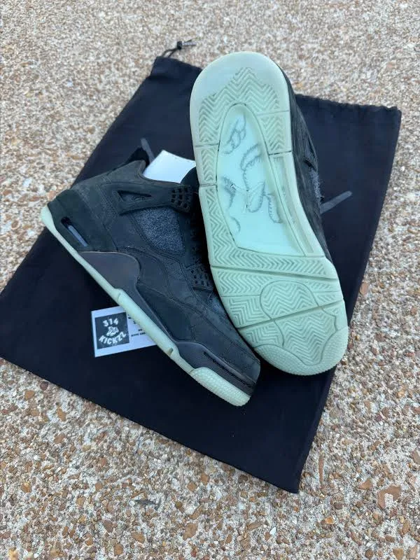 Jordan 4 KAWS black1