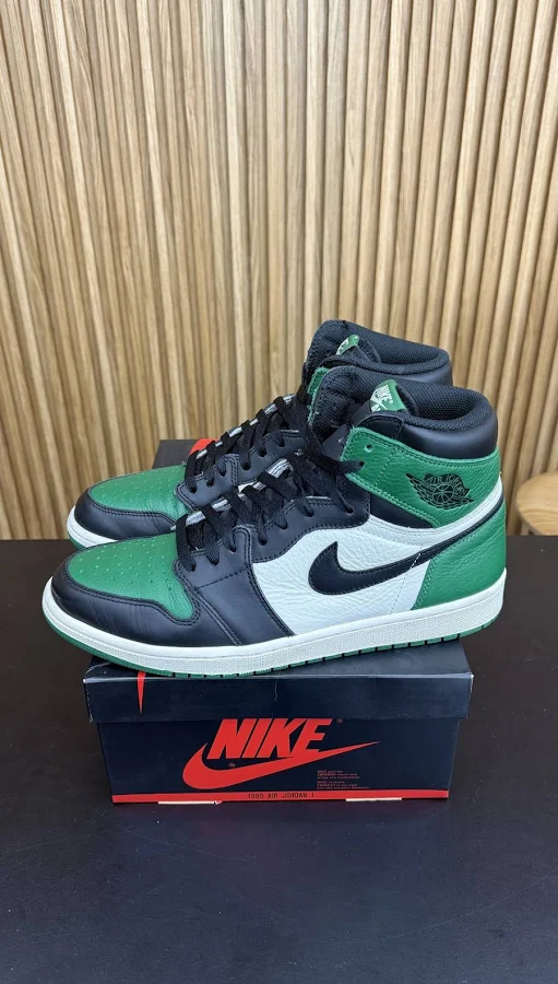 Air Jordan 1 Retro High OG (555088-060)