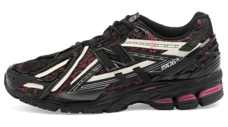 New Balance Women's 1906A Sneaker - Black - Low-top sneakers - 7