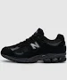 Balance 2002r Gore-tex Protection Pack Trainers In Black