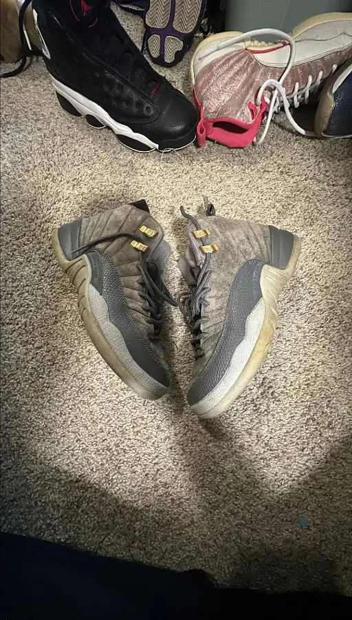 AJ 12 wolf grey 5y1