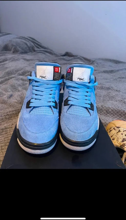 jordan 4 university blue with box (shipping)