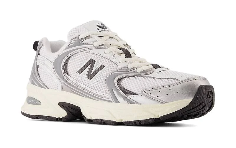Women's 530 Silver Metallic/Black, 9