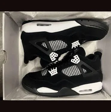 Jordan 4s white thunder