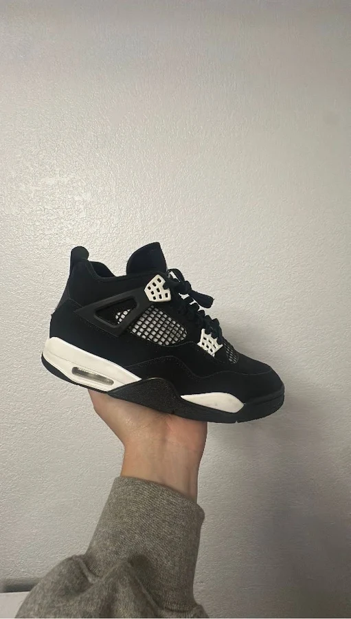 J4 White Thunder