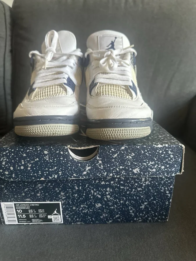 Air Jordan 4 Retro Midnight Navy
