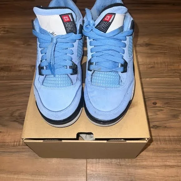 Air Jordan 4s In University Blue - Size 4Y