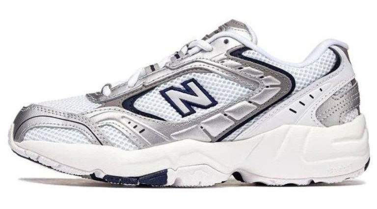 New Balance Women's 452